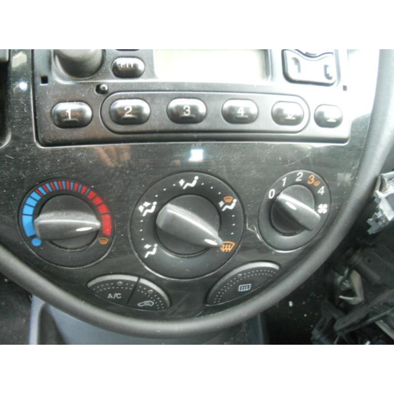 Anti brouillard gauche (feux) FORD FOCUS 1 Photo n°10