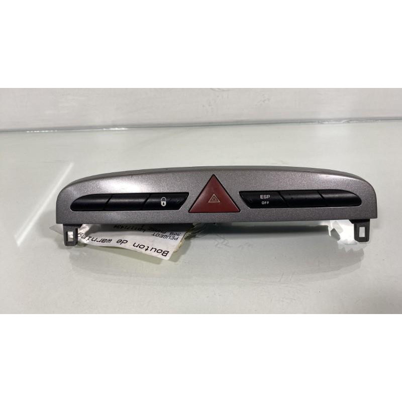 Bouton de warning PEUGEOT 308 1 Photo n°1