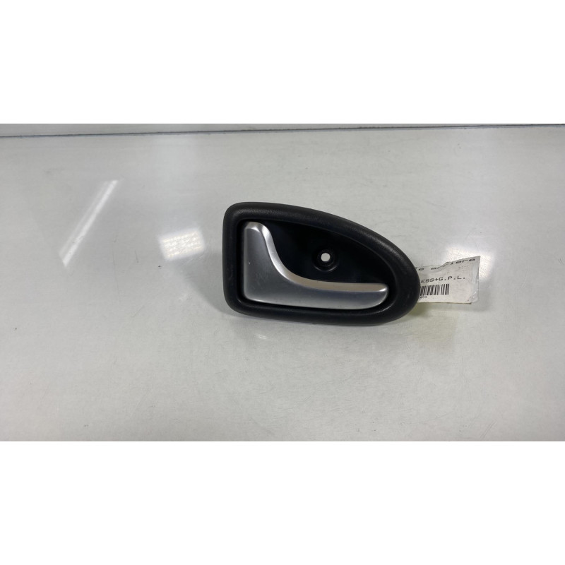 Poignee porte arriere gauche RENAULT CLIO 2 CAMPUS Photo n°1