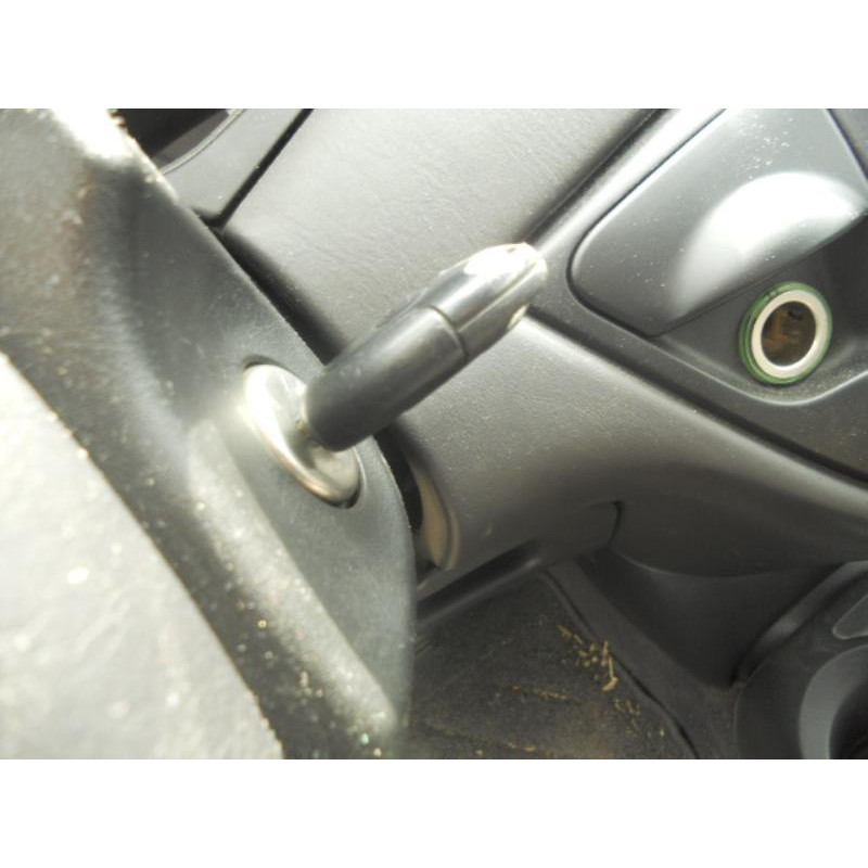Bouton de warning FORD FOCUS 1 Photo n°10
