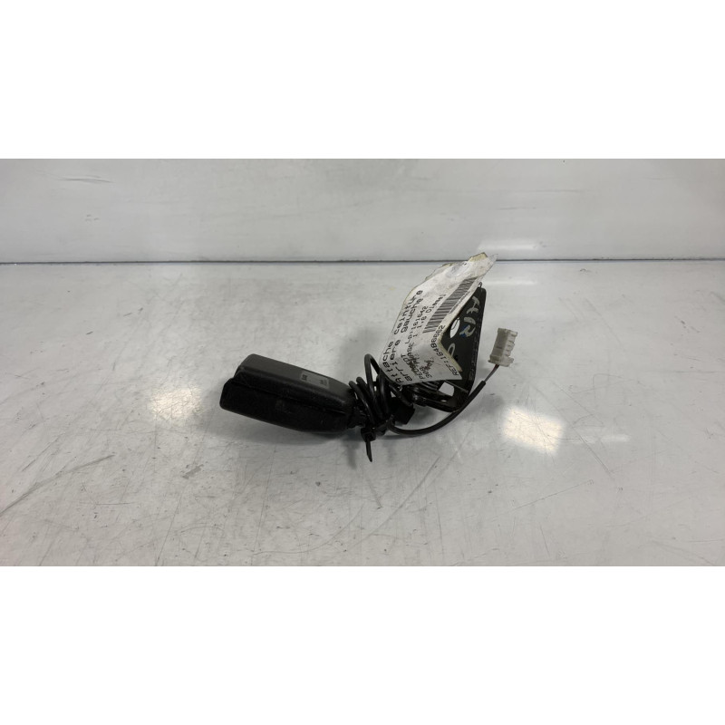 Attache ceinture arriere gauche PEUGEOT 308 1 Photo n°1