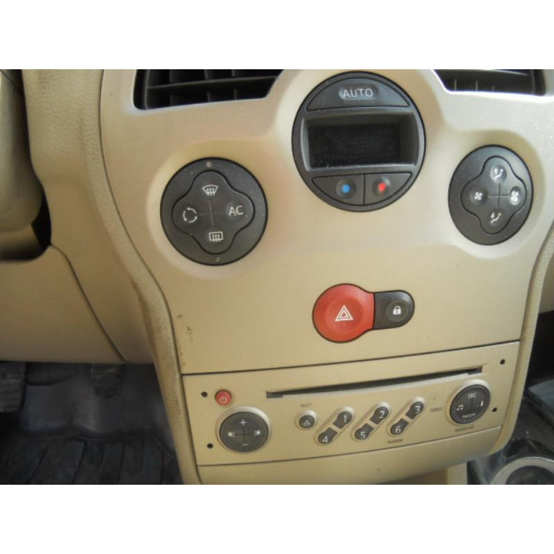 Boite a gants RENAULT GRAND MODUS Photo n°9