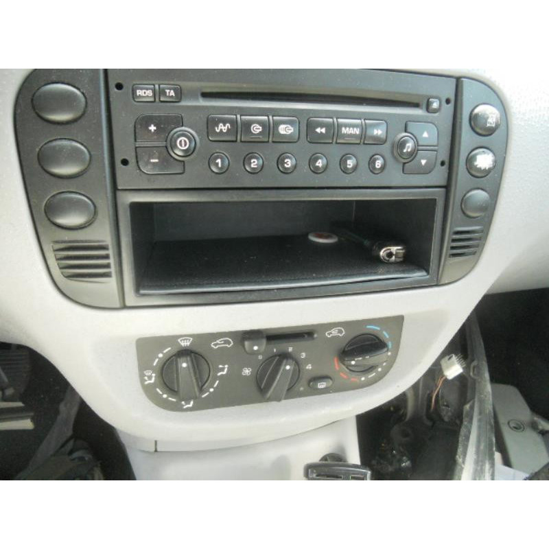 Malle/Hayon arriere CITROEN C3 PLURIEL Photo n°8