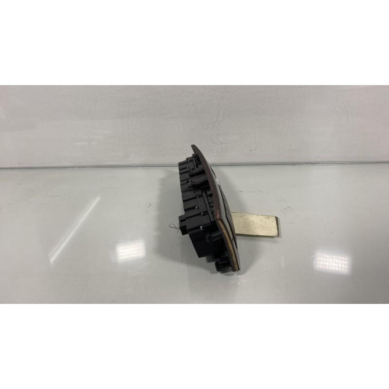 Bouton de warning MERCEDES CLASSE C 203 Photo n°2