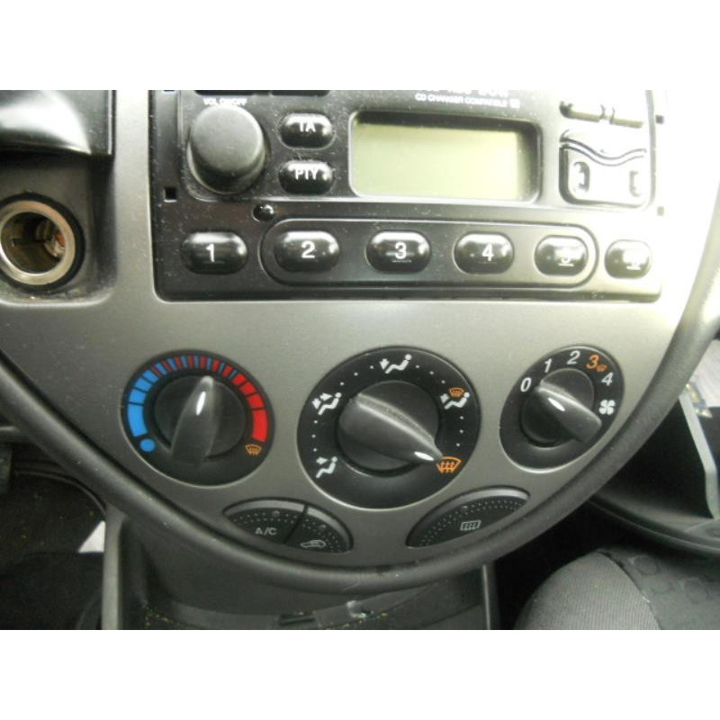 Poignee interieur arriere gauche FORD FOCUS 1 Photo n°10