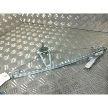 Leve vitre mecanique arriere gauche MERCEDES 300 W124 Photo n°1