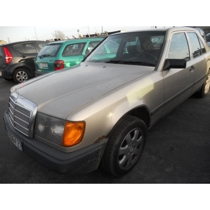 Leve vitre mecanique arriere gauche MERCEDES 300 W124 Photo n°3