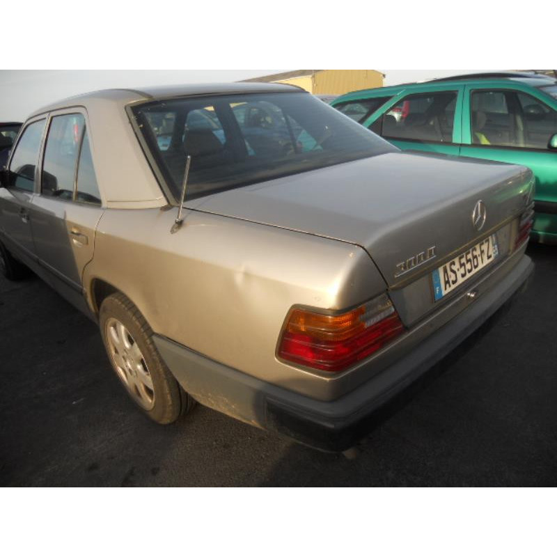 Leve vitre mecanique arriere gauche MERCEDES 300 W124 Photo n°6