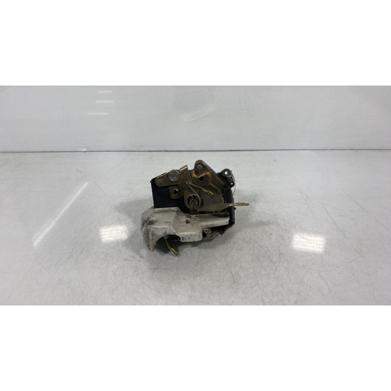 Serrure arriere gauche MERCEDES 300 W124 Photo n°1