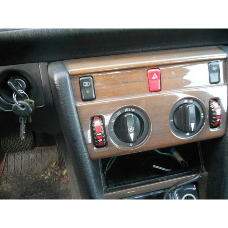 Serrure arriere gauche MERCEDES 300 W124 Photo n°10