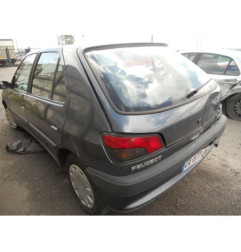 Bras essuie glace avant droit PEUGEOT 306