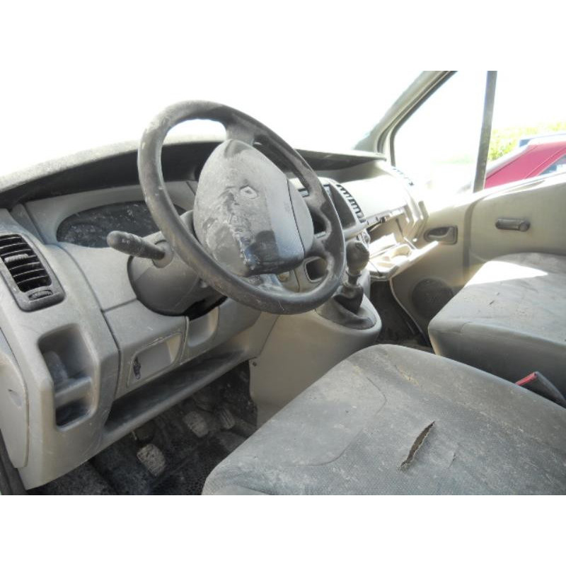 Poignee porte avant gauche RENAULT TRAFIC 2 Photo n°9