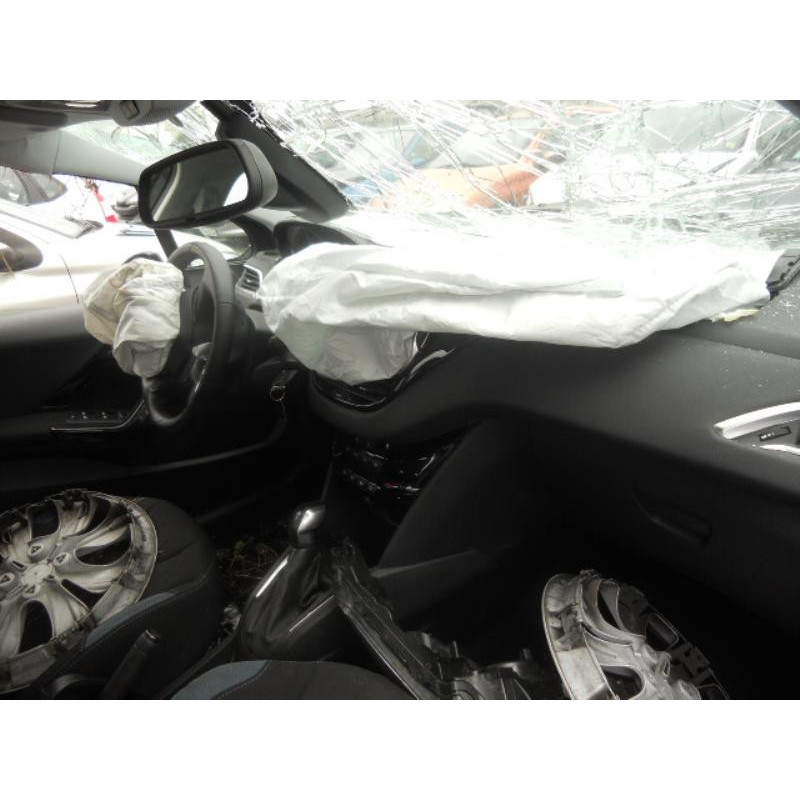 Commande GPS PEUGEOT 208 1 Photo n°9