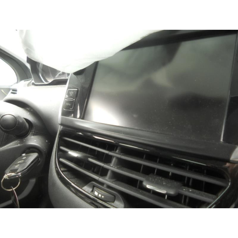 Commande GPS PEUGEOT 208 1 Photo n°11