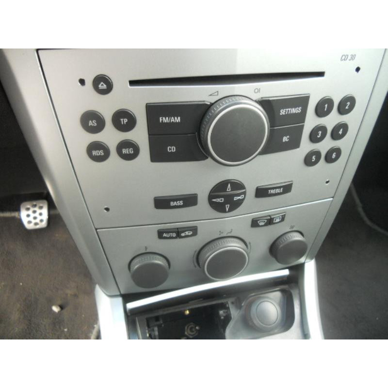 Porte avant droit OPEL ASTRA H Photo n°9