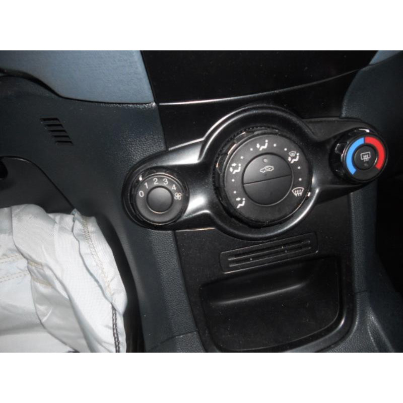 Serrure avant droit FORD FIESTA 6 Photo n°12