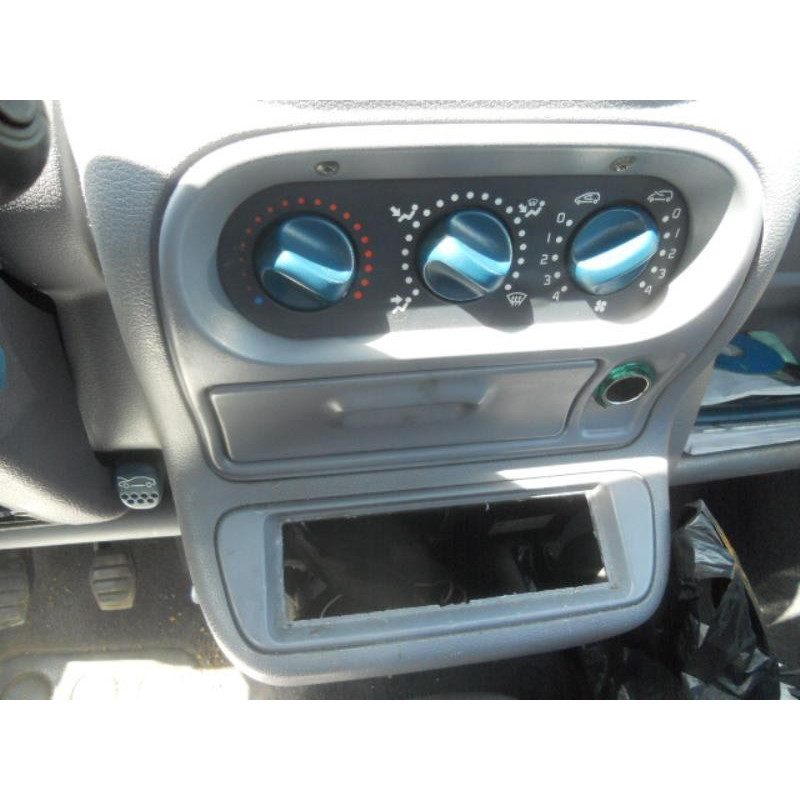 Malle/Hayon arriere RENAULT TWINGO 1 Photo n°7
