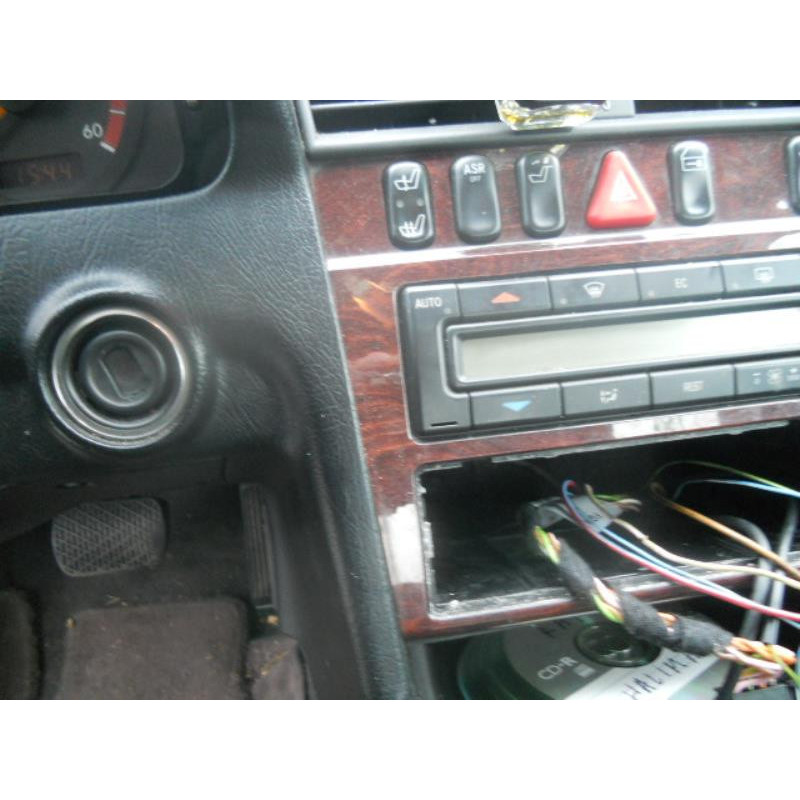 Bouton de warning MERCEDES CLASSE C 202 Photo n°10