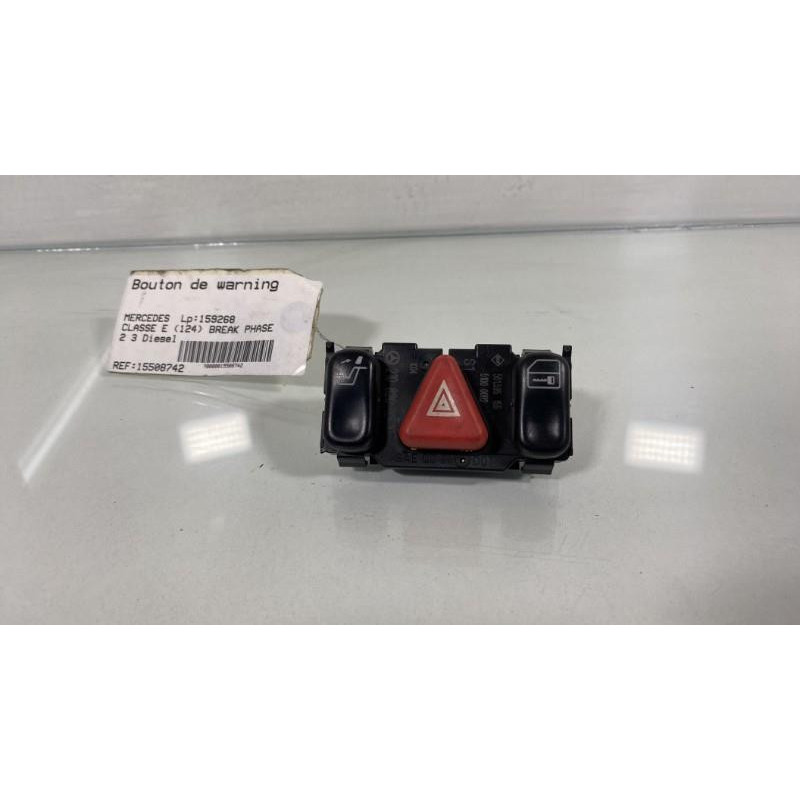 Bouton de warning MERCEDES CLASSE E 210 Photo n°1