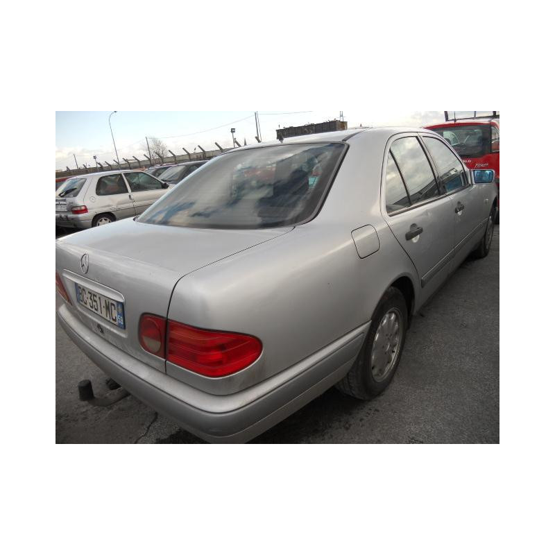 Bouton de warning MERCEDES CLASSE E 210 Photo n°6