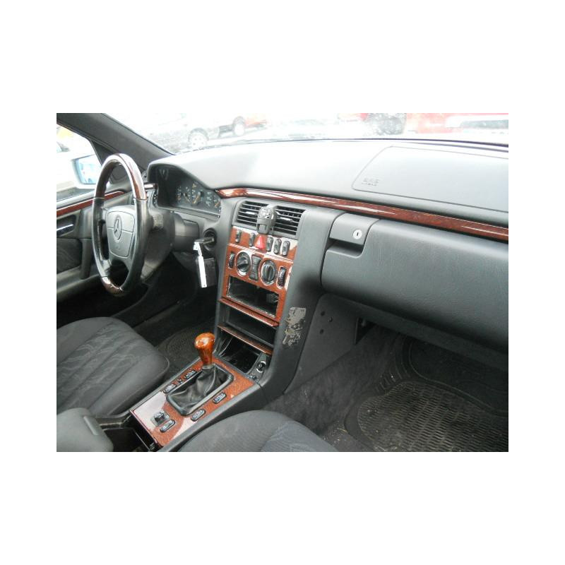 Bouton de warning MERCEDES CLASSE E 210 Photo n°9