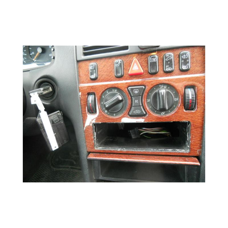 Bouton de warning MERCEDES CLASSE E 210 Photo n°10