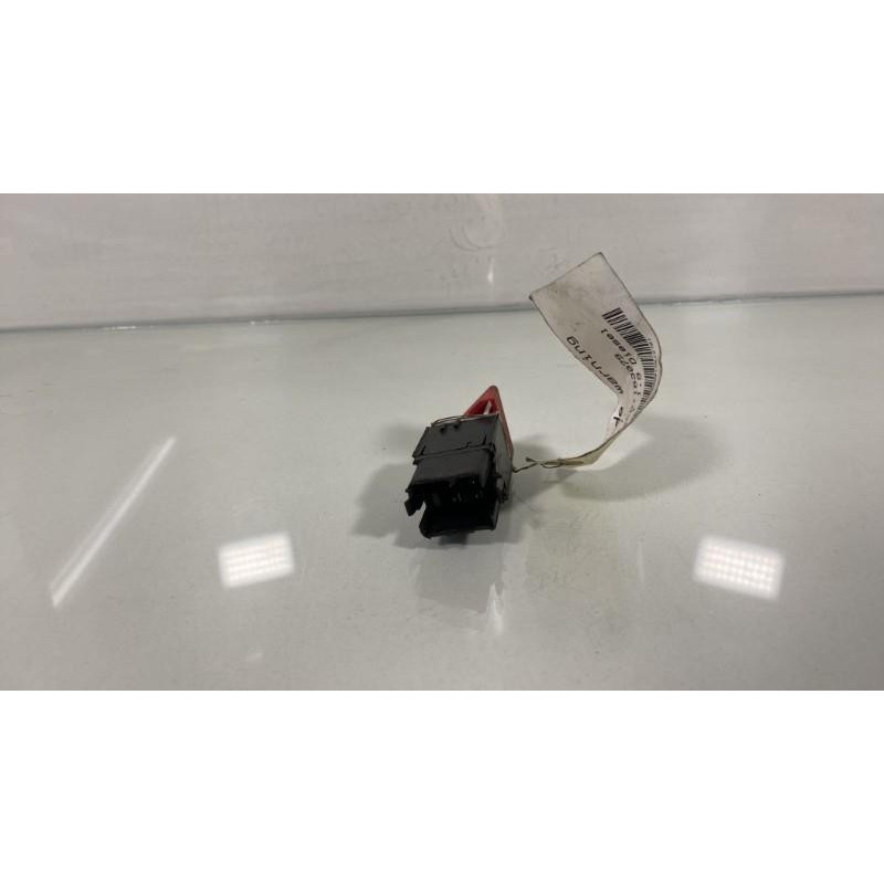 Bouton de warning VOLKSWAGEN TOURAN 1 Photo n°3