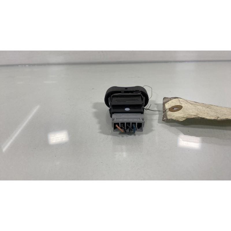 Commande degivrage lunette arriere DACIA SANDERO 1 Photo n°3