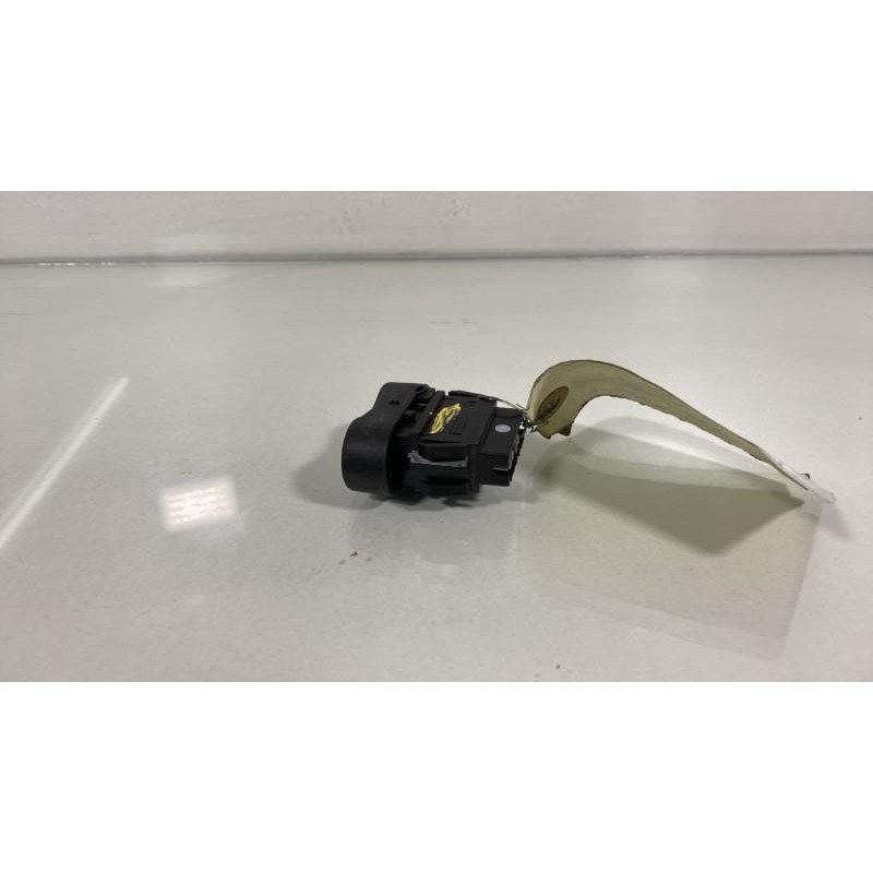Commande degivrage lunette arriere DACIA SANDERO 1 Photo n°2