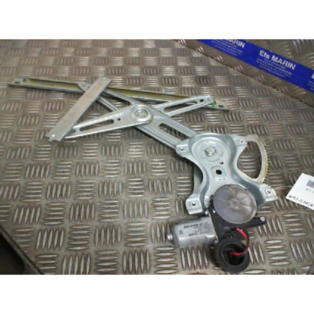 Leve vitre electrique avant droit TOYOTA AURIS 2 Photo n°1