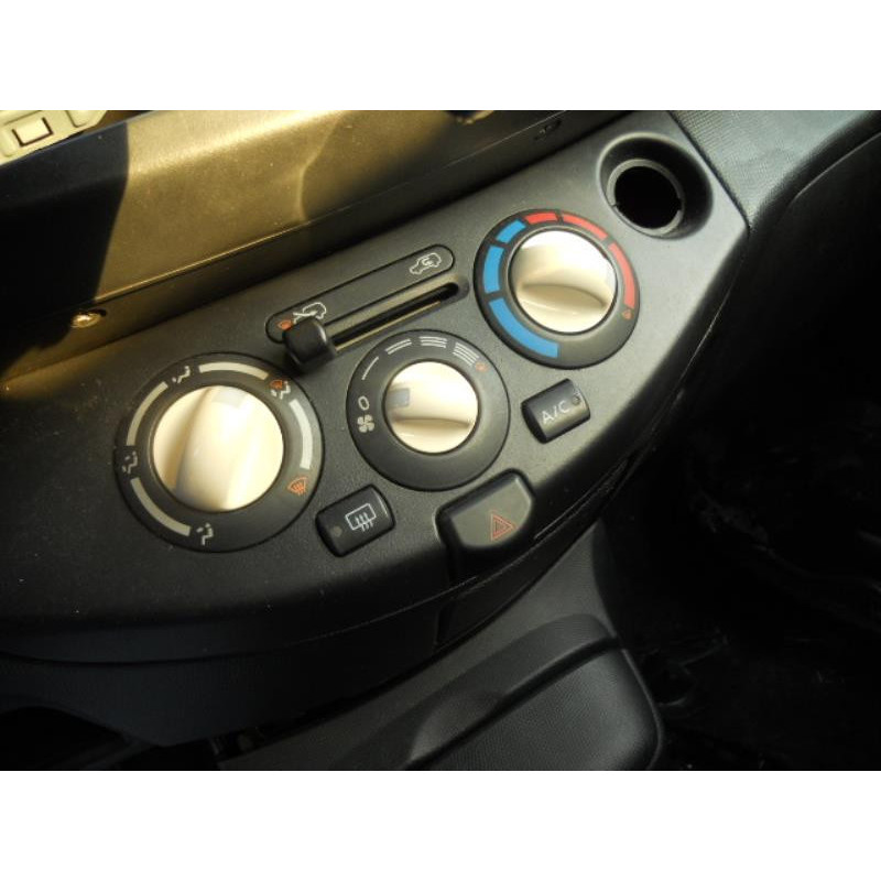 Trappe d'essence NISSAN MICRA 3 Photo n°11