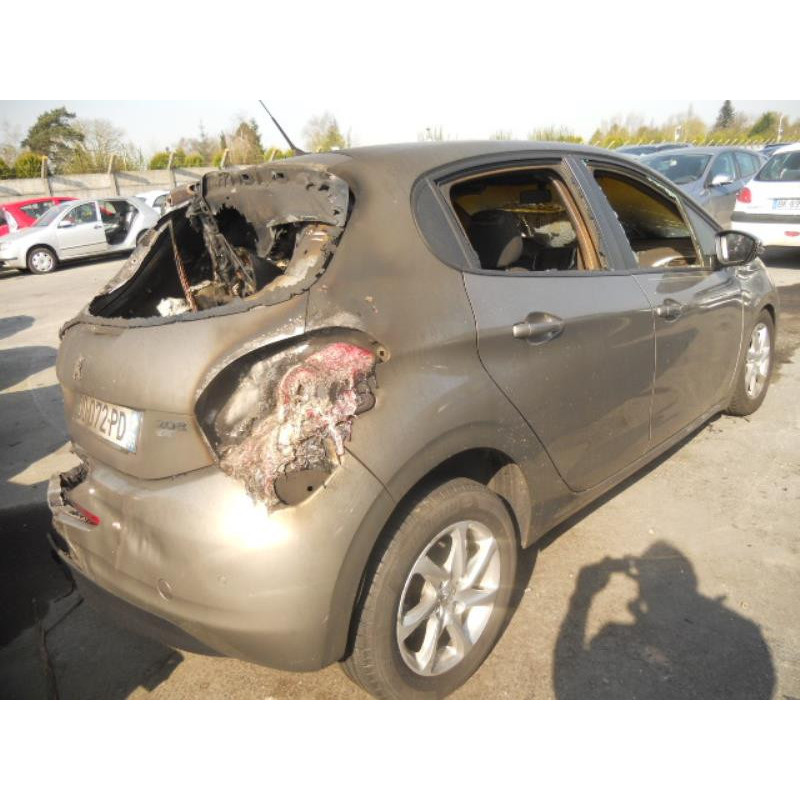 Bouton de warning PEUGEOT 208 1 Photo n°6