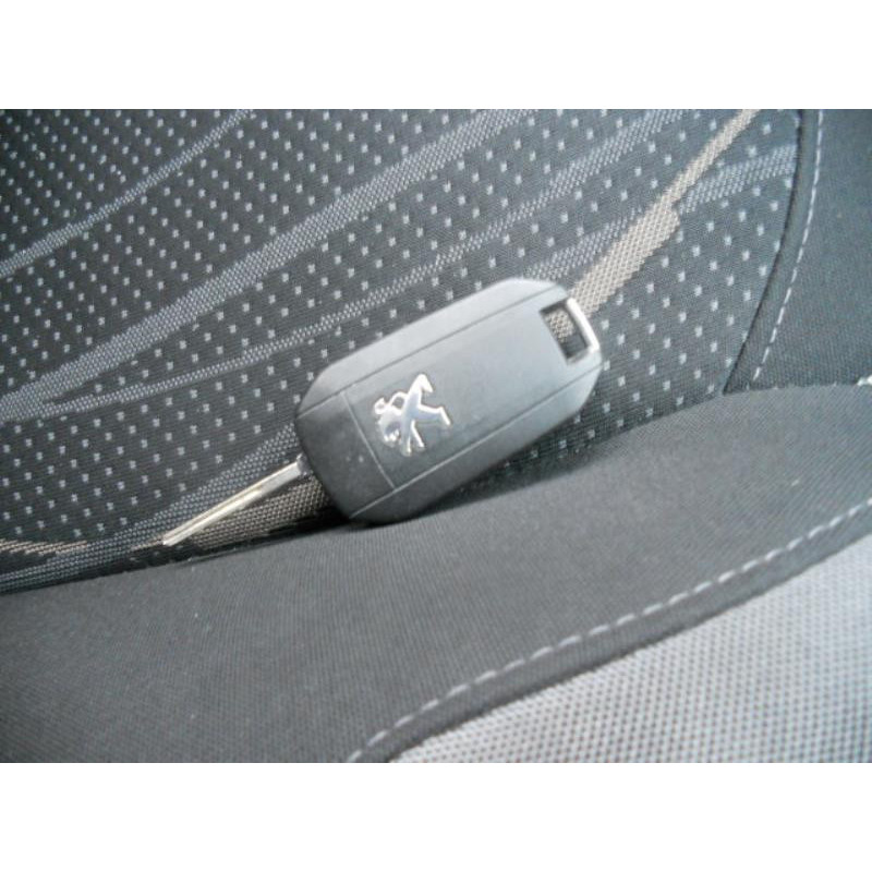 Poignee interieur avant droit PEUGEOT 208 1 Photo n°9