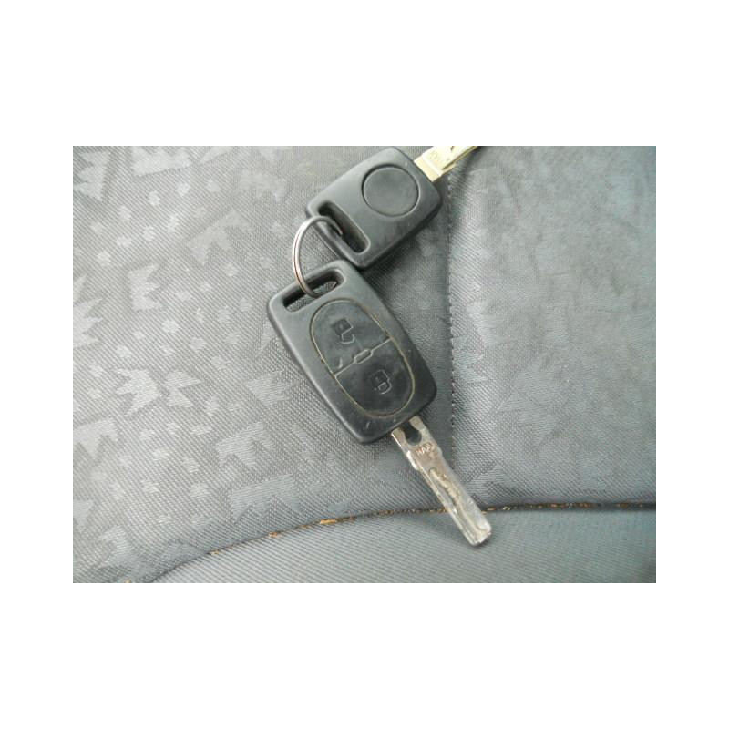 Malle/Hayon arriere AUDI A3 1 Photo n°8