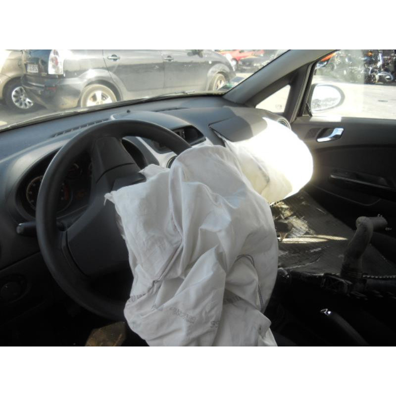 Bouton de warning OPEL CORSA D Photo n°9