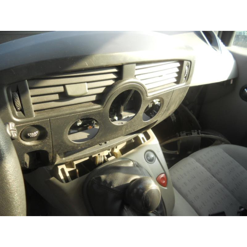 Trappe d'essence RENAULT SCENIC 2 Photo n°9