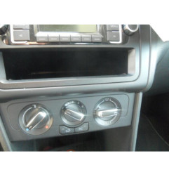 Poignee interieur avant gauche VOLKSWAGEN POLO 5