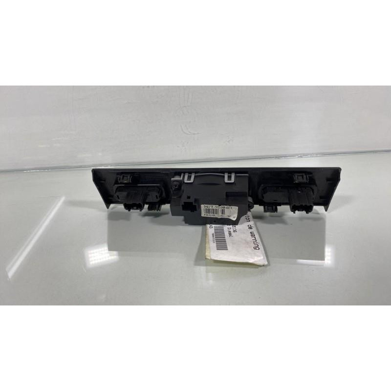 Bouton de warning FORD MONDEO 2 Photo n°3