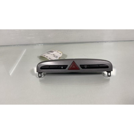 Bouton de warning PEUGEOT 308 1 Photo n°1