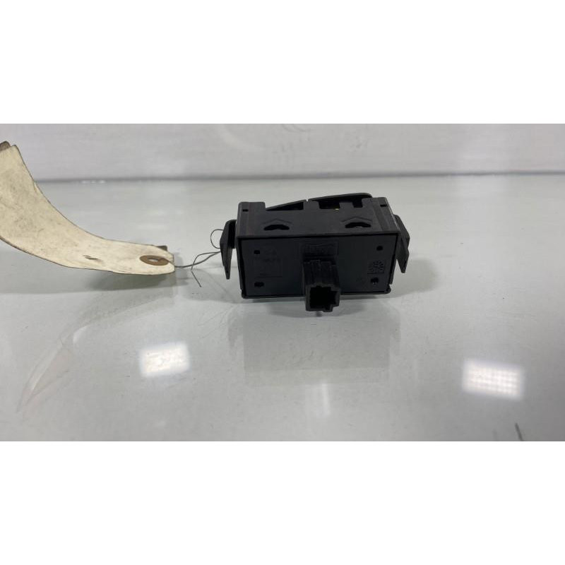 Bouton de warning DACIA LOGAN 2 Photo n°3