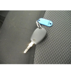 Bouton de warning DACIA LOGAN 2