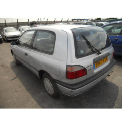Optique avant secondaire gauche (feux)(clignotant) NISSAN SUNNY 3