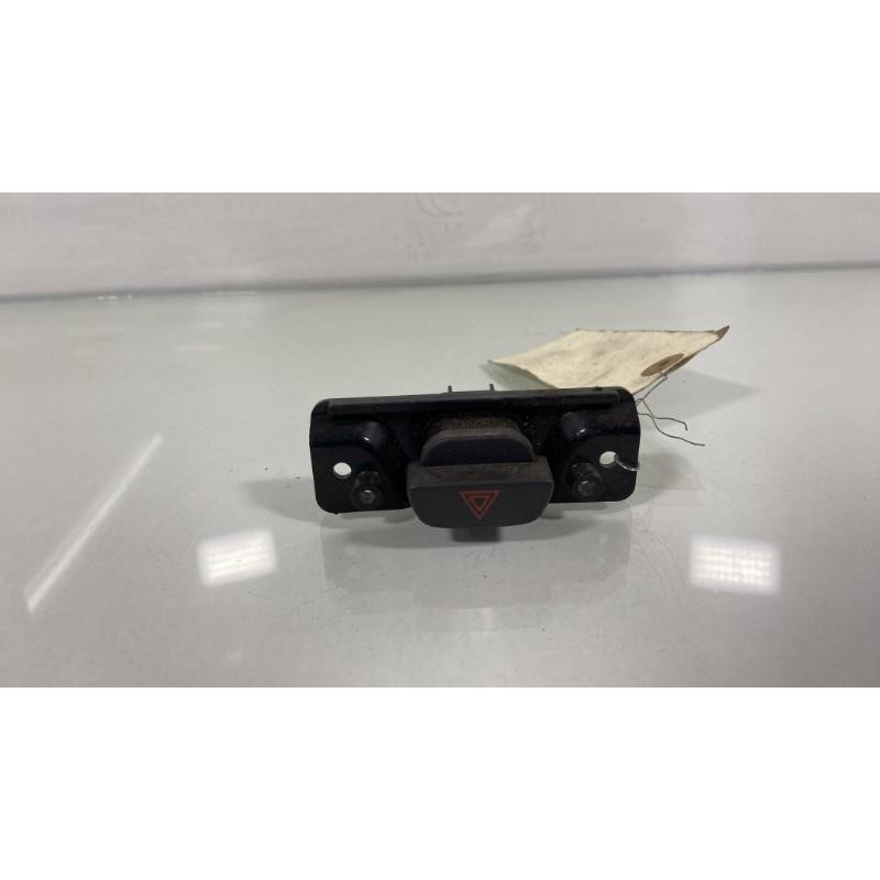Bouton de warning FORD FIESTA 5 Photo n°1