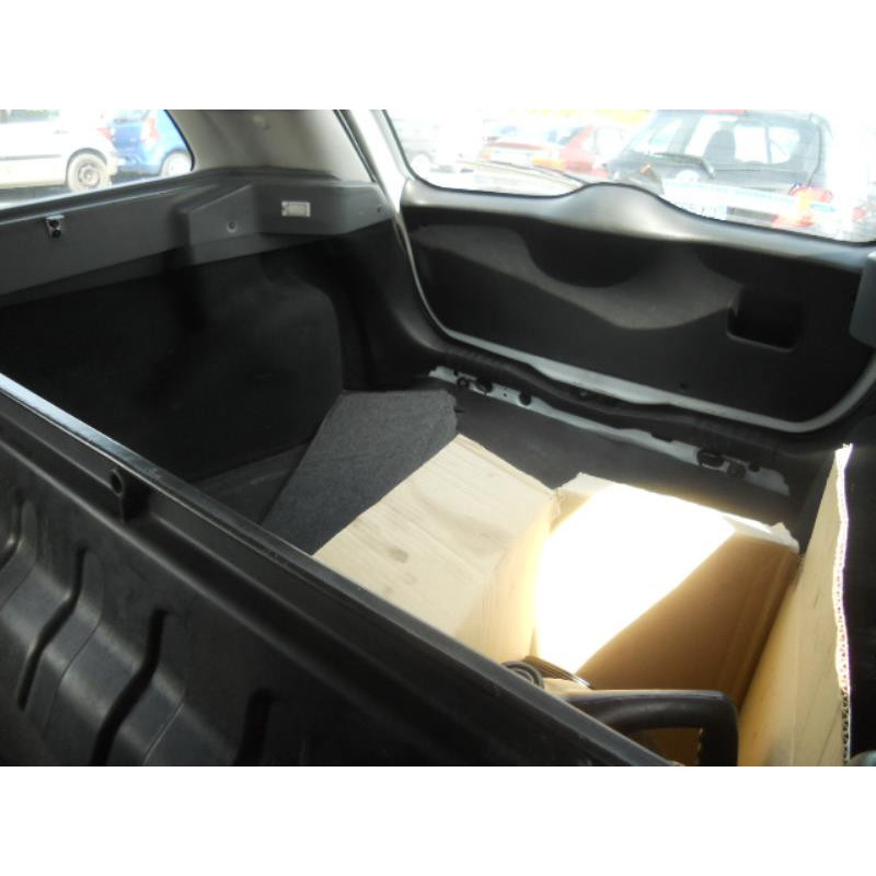 Bouton de warning FORD FIESTA 5 Photo n°8