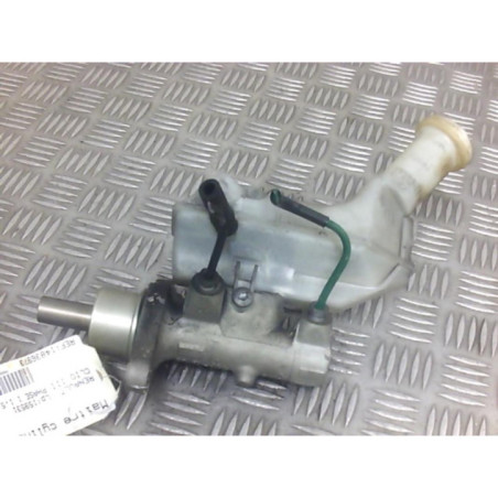 Maitre cylindre (freinage) RENAULT CLIO 3 Photo n°1
