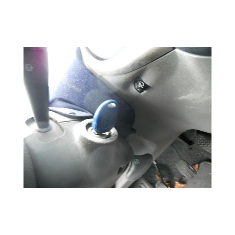 Maitre cylindre (freinage) FIAT MULTIPLA Photo n°8