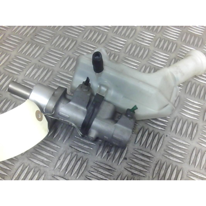 Maitre cylindre (freinage) RENAULT CLIO 3 Photo n°1