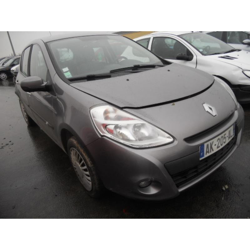 Maitre cylindre (freinage) RENAULT CLIO 3 Photo n°3