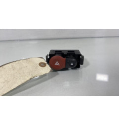 Bouton de warning RENAULT CLIO 3 Photo n°1