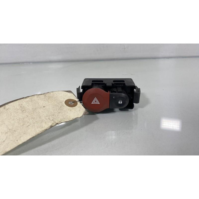 Bouton de warning RENAULT CLIO 3 Photo n°1